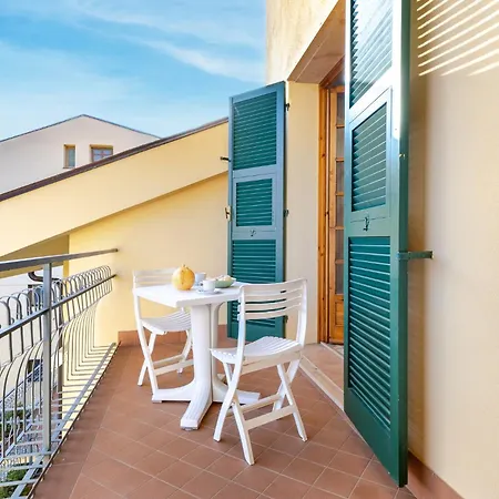 Hostdomus - Oasi Free Garage Apartman Pietra Ligure