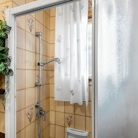 Hostdomus - Oasi Free Garage Apartman Pietra Ligure