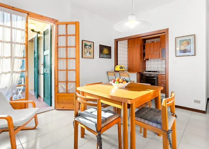 Hostdomus - Oasi Free Garage Apartmán *