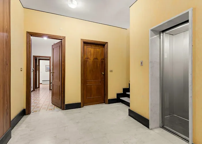 Hostdomus - Oasi Free Garage Apartmán *