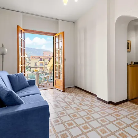 Hostdomus - Oasi Free Garage