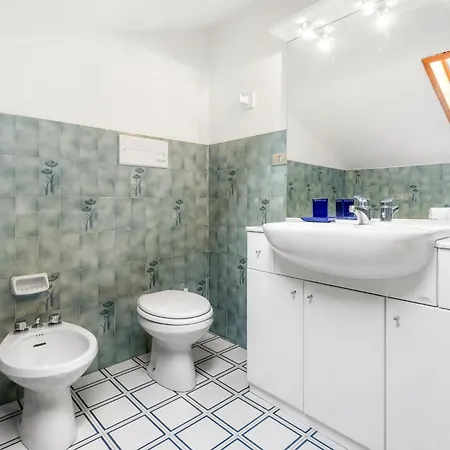 Apartment Hostdomus - Oasi Free Garage Pietra Ligure